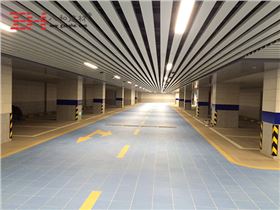 大型停車場鋁方通吊頂就應該這樣裝