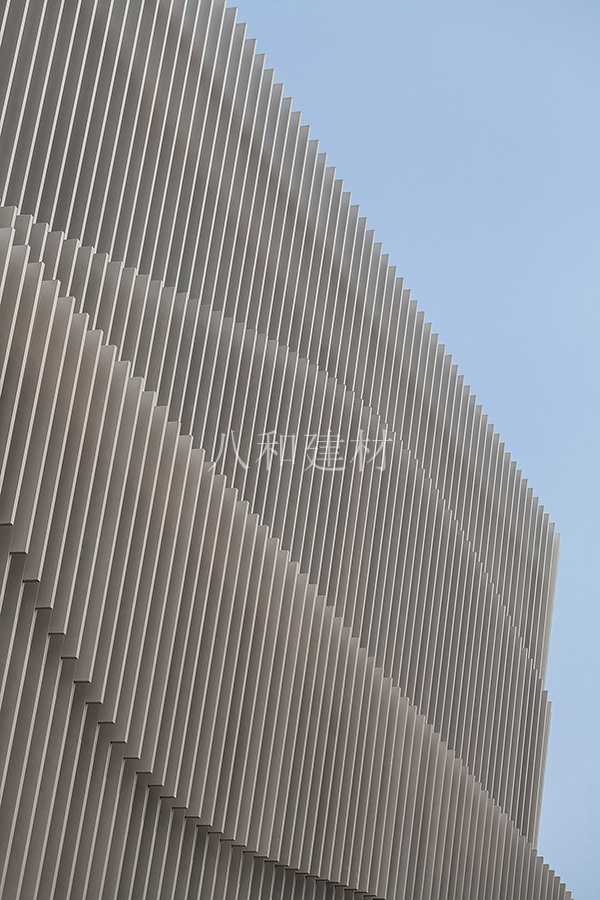 上海綠地創新產業中心 - 外墻鋁方通3